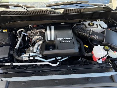 Used 2023 Chevrolet Silverado 1500 RST AWD/4WD image 16