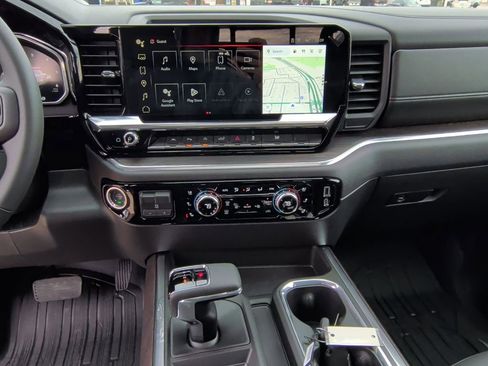 New 2026 GMC Sierra 1500 SLT image 24