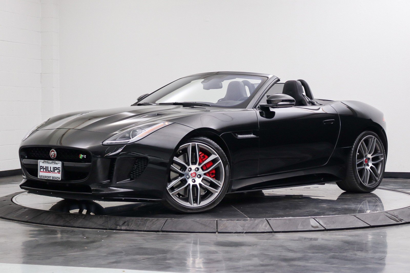 Used 2017 Jaguar F-TYPE R AWD/4WD image 9