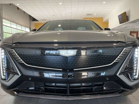 Certified 2024 Cadillac Lyriq Sport AWD/4WD image 10