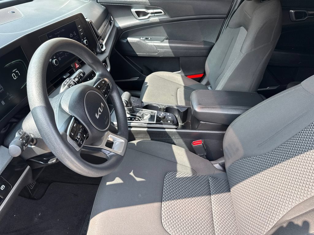 Used 2024 Kia Sportage LX FWD image 18