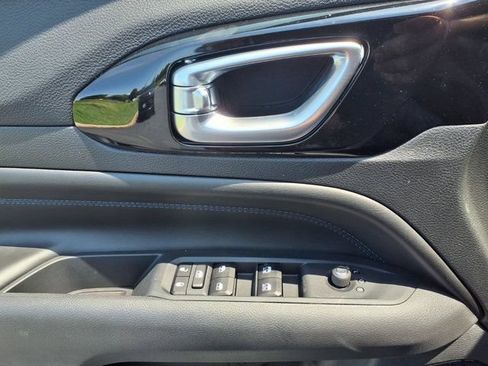 New 2026 Jeep Compass Latitude AWD/4WD image 18