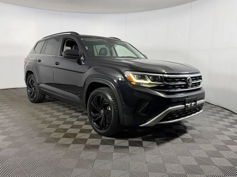 Used 2023 Volkswagen Atlas SE w/ Panoramic Sunroof Package AWD/4WD image 2