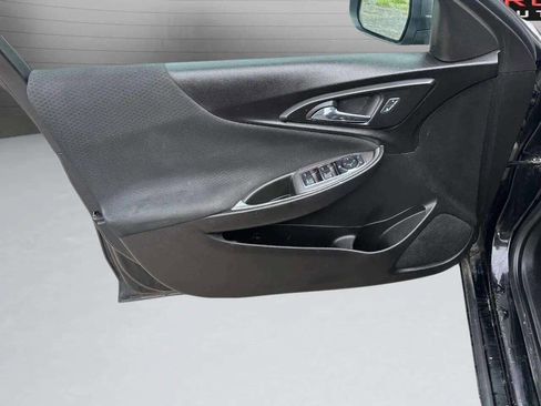 Used 2019 Chevrolet Malibu RS image 32