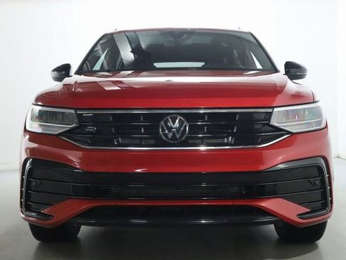 Used 2024 Volkswagen Tiguan SE R-Line image 5