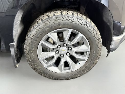 Used 2020 Chevrolet Silverado 1500 LT image 31