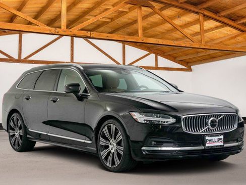 Used 2021 Volvo V90 T6 Inscription w/ Climate Package image 7