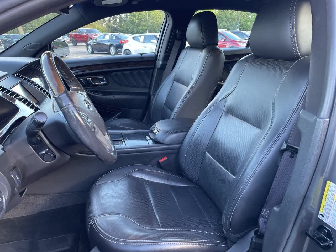 Used 2013 Ford Taurus Limited FWD image 12