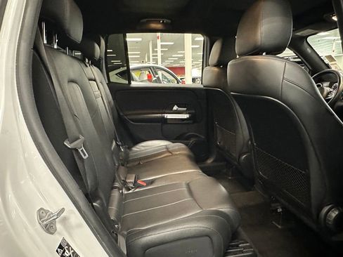 Used 2022 Mercedes-Benz GLB 250 image 28
