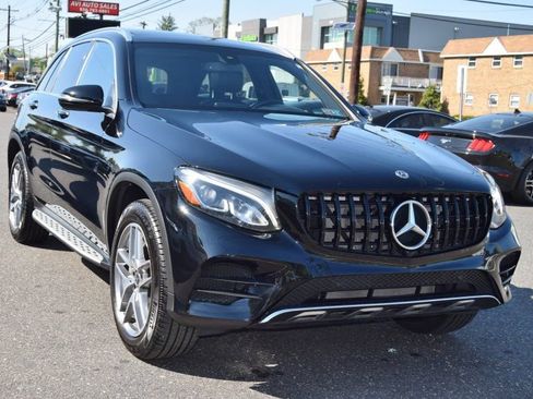 Used 2019 Mercedes-Benz GLC 300 4MATIC image 11