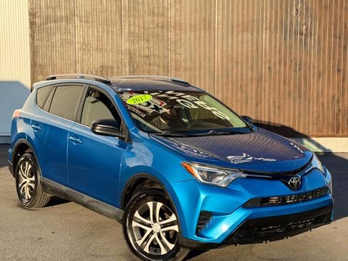 Used 2017 Toyota RAV4 LE image 1