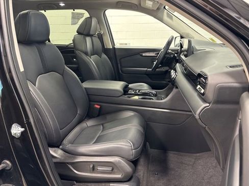 Certified 2023 Honda Pilot Touring image 14