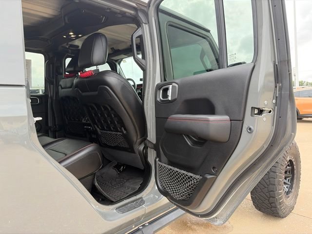 Used 2020 Jeep Gladiator Rubicon w/ Dual Top Group AWD/4WD image 39