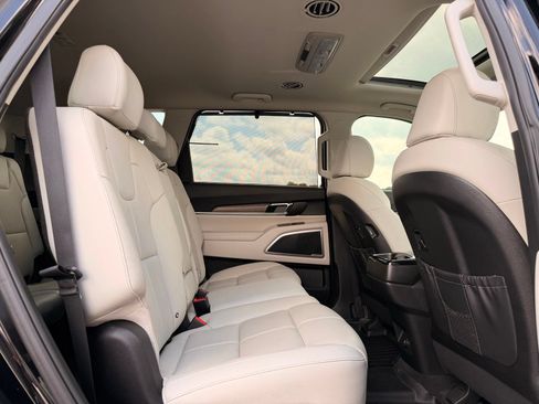 Used 2022 Kia Telluride EX FWD image 22