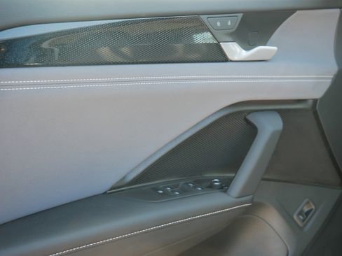 New 2025 Volkswagen Tiguan SE image 4