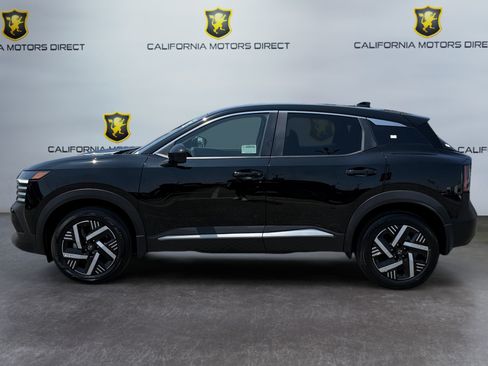 Used 2025 Nissan Kicks SV FWD image 2