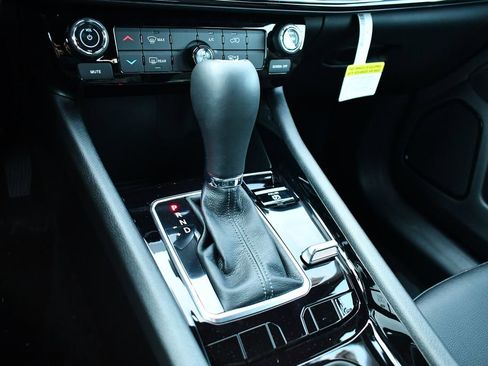 New 2026 Jeep Compass Latitude AWD/4WD image 19