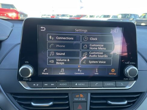 Used 2024 Nissan Altima 2.5 SR image 16