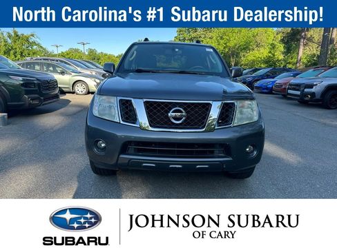 Used 2011 Nissan Pathfinder SV AWD/4WD image 2
