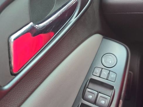 Used 2015 Chevrolet Tahoe LT image 40