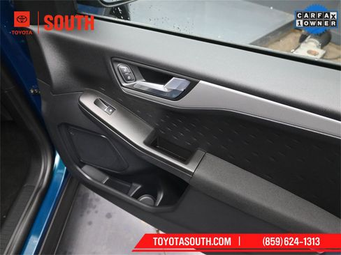 Used 2020 Ford Escape SE image 38