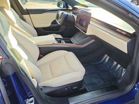 Used 2022 Tesla Model S image 11