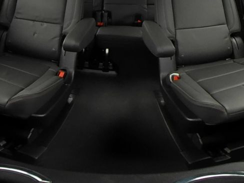 Used 2025 Chevrolet Tahoe RST w/ Comfort Package RWD image 16