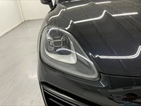 Used 2019 Porsche Cayenne Turbo AWD/4WD image 37