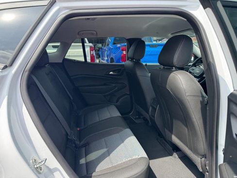 Used 2025 Chevrolet Trax LT w/ Driver Confidence Package FWD image 10