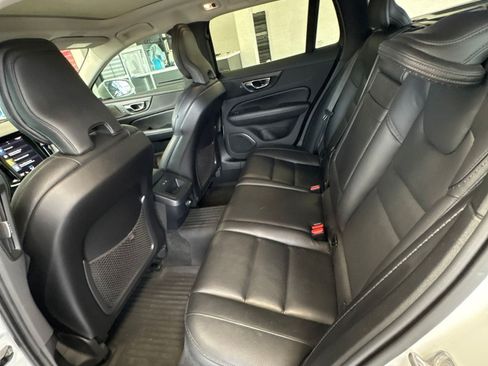 Used 2020 Volvo V60 T5 Cross Country AWD/4WD image 5