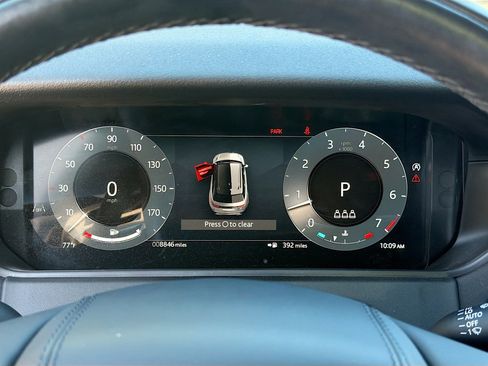 Used 2025 Land Rover Range Rover Velar Dynamic SE image 40