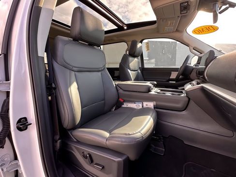 New 2025 Ford Expedition Active RWD image 81
