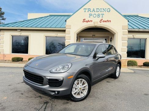 Used 2017 Porsche Cayenne image 28