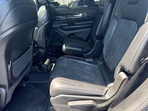 Used 2023 Jeep Grand Cherokee L Laredo AWD/4WD image 32