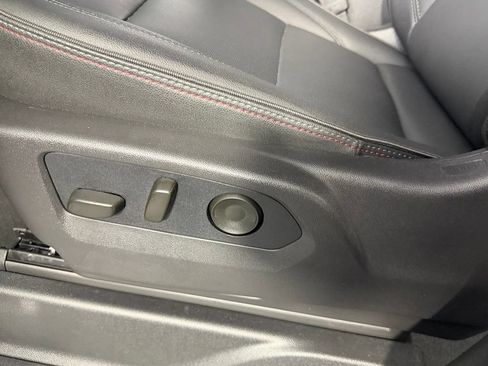 Used 2026 Chevrolet Suburban RST AWD/4WD image 25