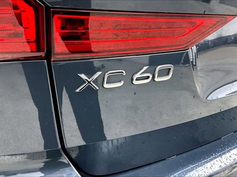 Certified 2025 Volvo XC60 B5 Plus image 41