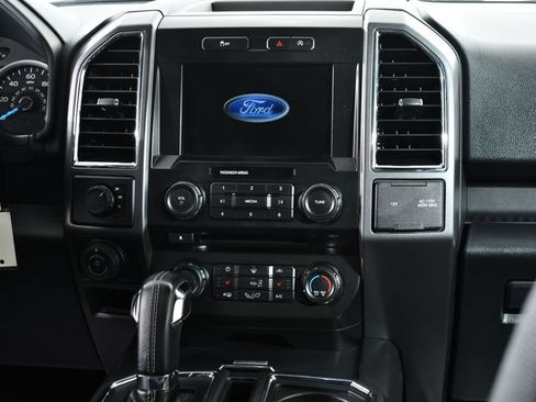 Used 2016 Ford F150 XLT w/ Equipment Group 302A Luxury AWD/4WD image 9