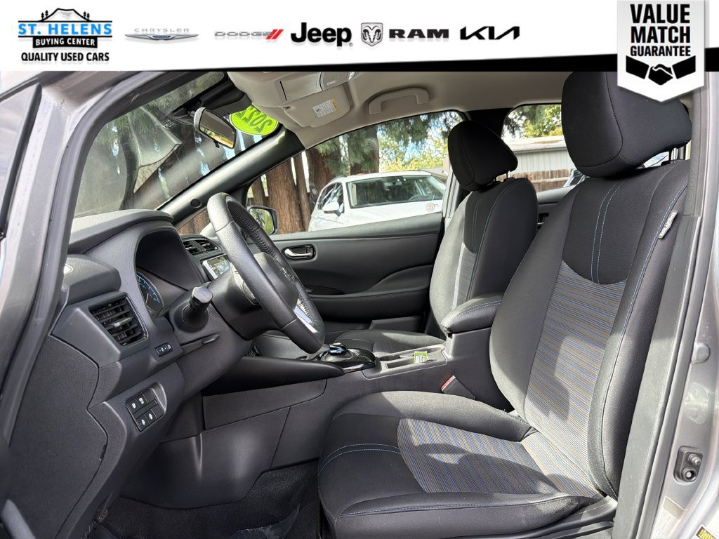 Used 2022 Nissan Leaf SV FWD image 12