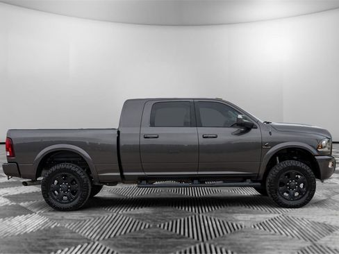 Used 2018 RAM 2500 Laramie w/ Sport Appearance Group AWD/4WD image 4