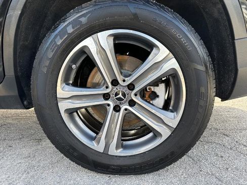 Used 2019 Mercedes-Benz GLC 300 w/ Premium Package image 31
