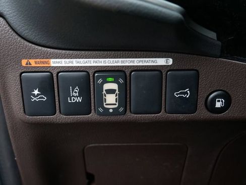 Used 2018 Mitsubishi Outlander GT AWD/4WD image 16