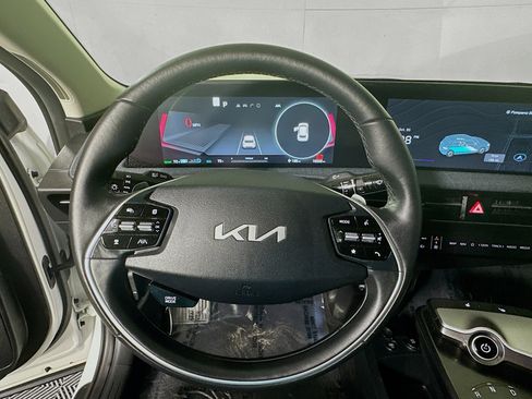 Used 2024 Kia EV6 Light image 15