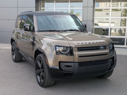 New 2026 Land Rover Defender 110 X-Dynamic SE AWD/4WD image 3
