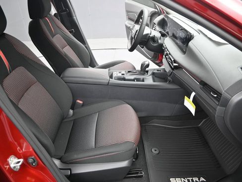 Certified 2026 Nissan Sentra SR w/ Floor Mat Package FWD image 27
