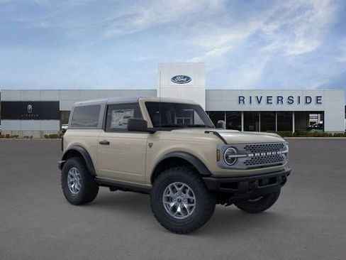 New 2025 Ford Bronco Badlands image 7