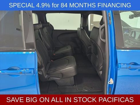 New 2026 Chrysler Pacifica Select w/ S Appearance Package image 28