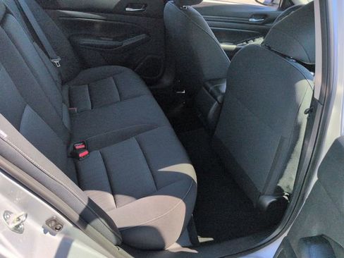 Used 2022 Nissan Altima 2.5 S FWD image 31