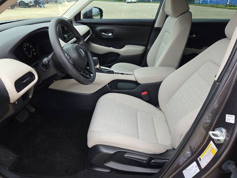 Used 2025 Honda HR-V LX image 15