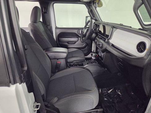 Certified 2025 Jeep Wrangler Sport image 30