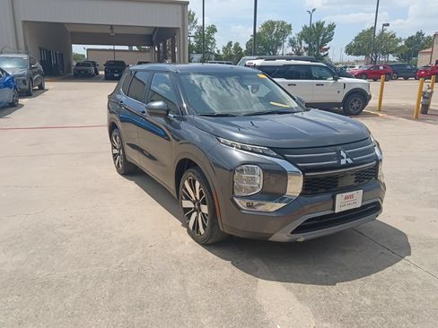 Used 2025 Mitsubishi Outlander AWD image 6
